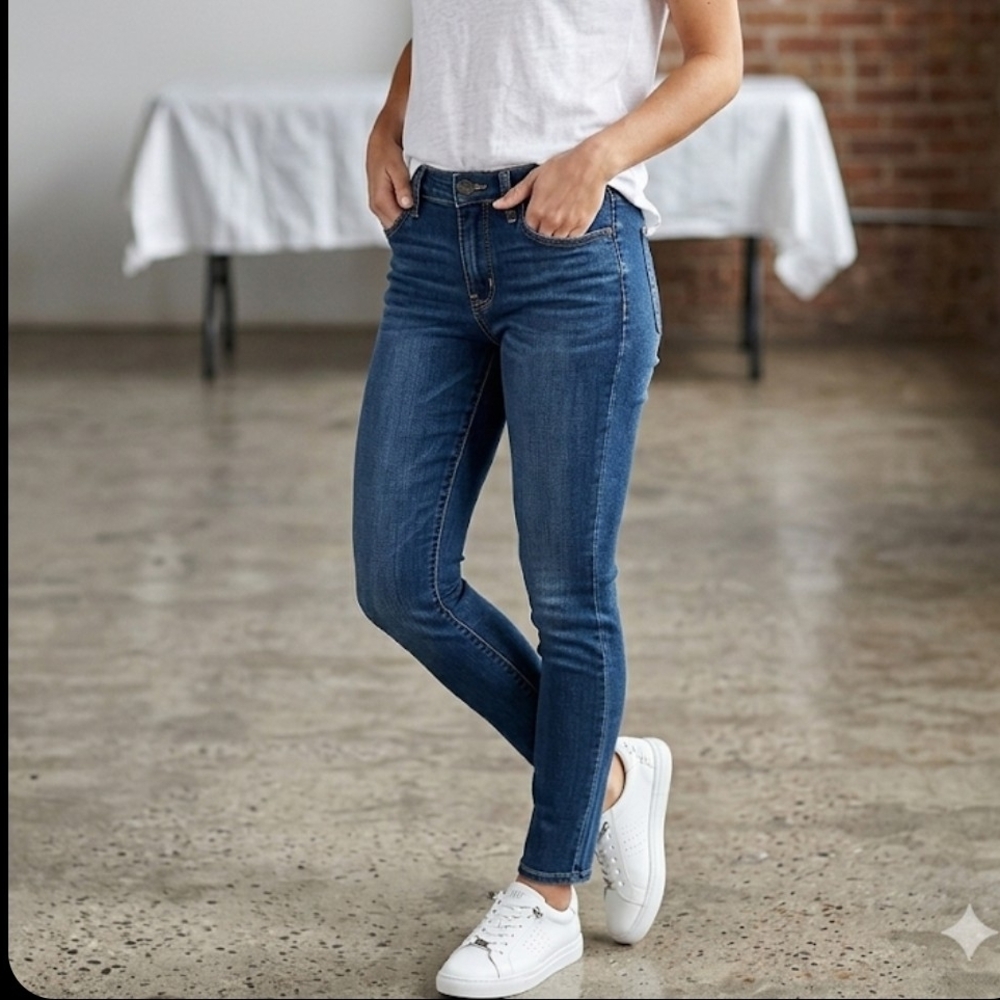 Classic Blue Women's Jeans Size 4 Regular